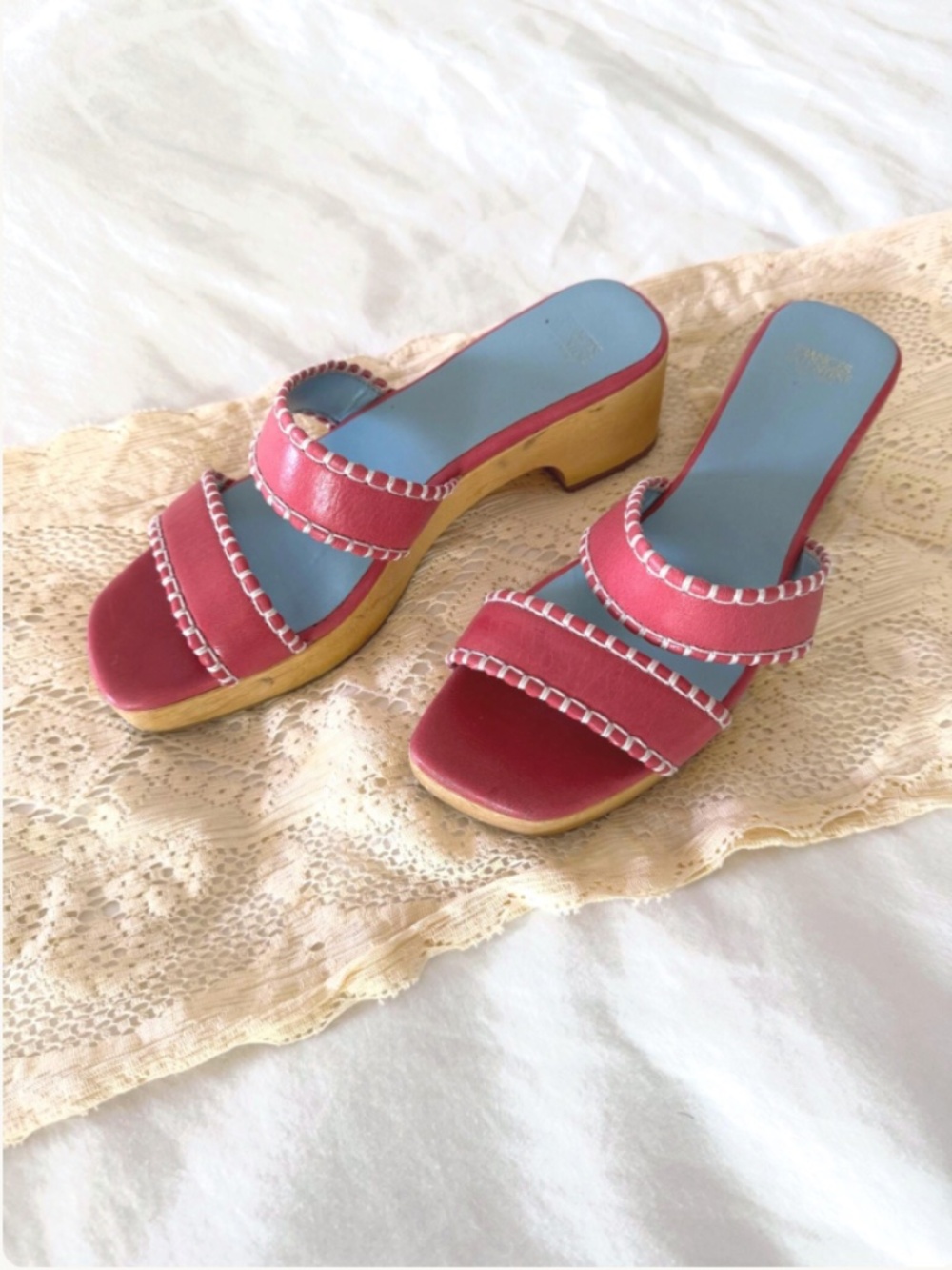Y2K sex and the city pink wooden slides sz 8
